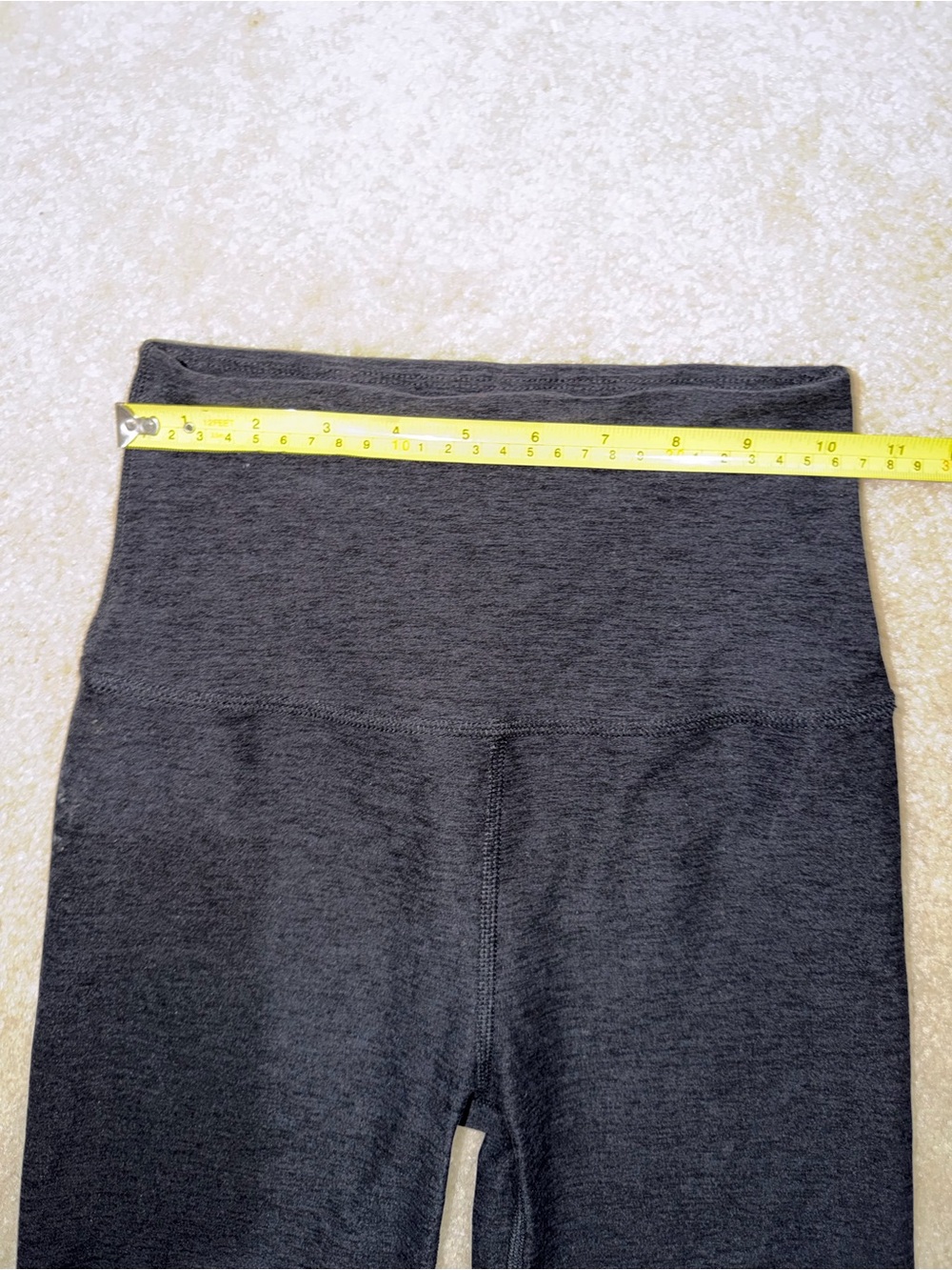 Beyond Yoga Women’s High Waist Biker Shorts Gray Charcoal Size Small Workout - Picture 4 of 5